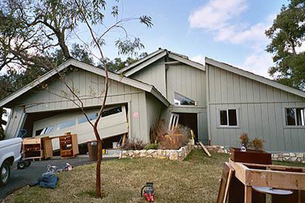 Image: Damaged house from the San Simeon earthquake in 2004