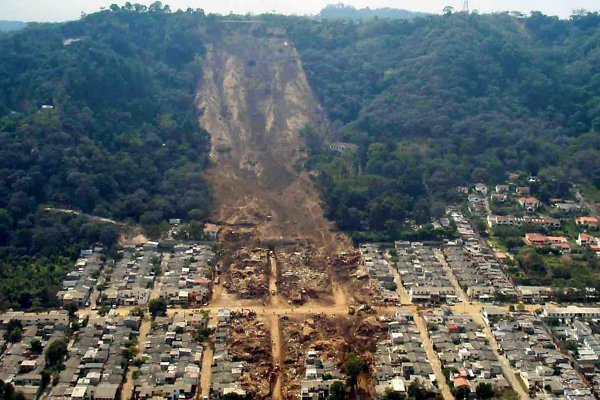Image: landslide in El Salvador in 2001 shows how destructive landslides can be to people and their homes